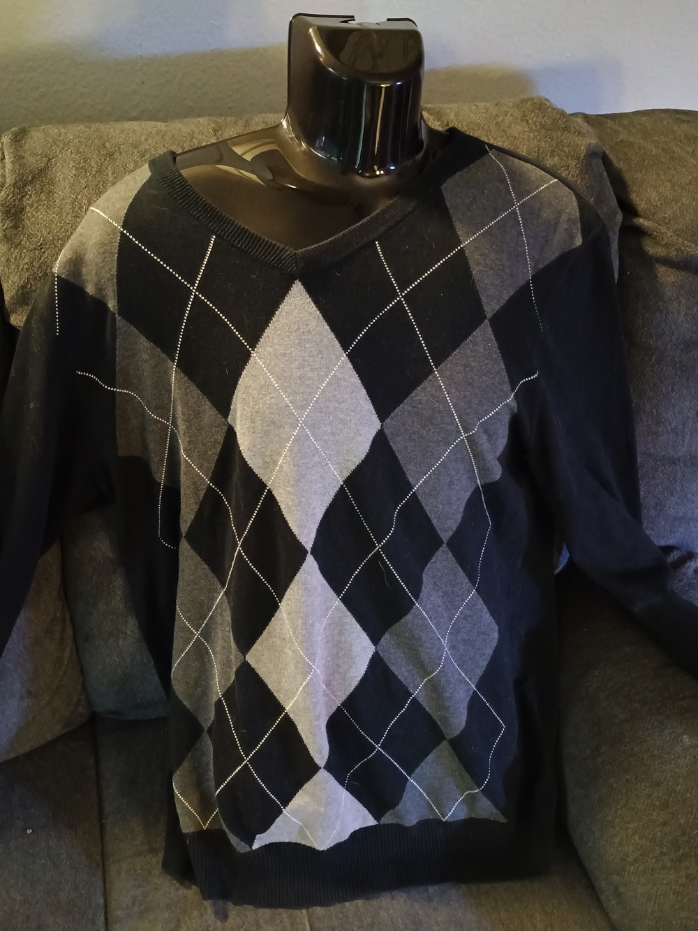 Old Navy Women’s XL Argyle Sweater Black Gray V Neck Preppy Long Sleeve